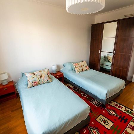 Appartement Rousseau - Centre Ville 5 Minutes Gare تور المظهر الخارجي الصورة