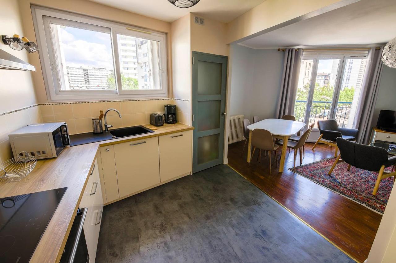 Appartement Rousseau - Centre Ville 5 Minutes Gare تور المظهر الخارجي الصورة