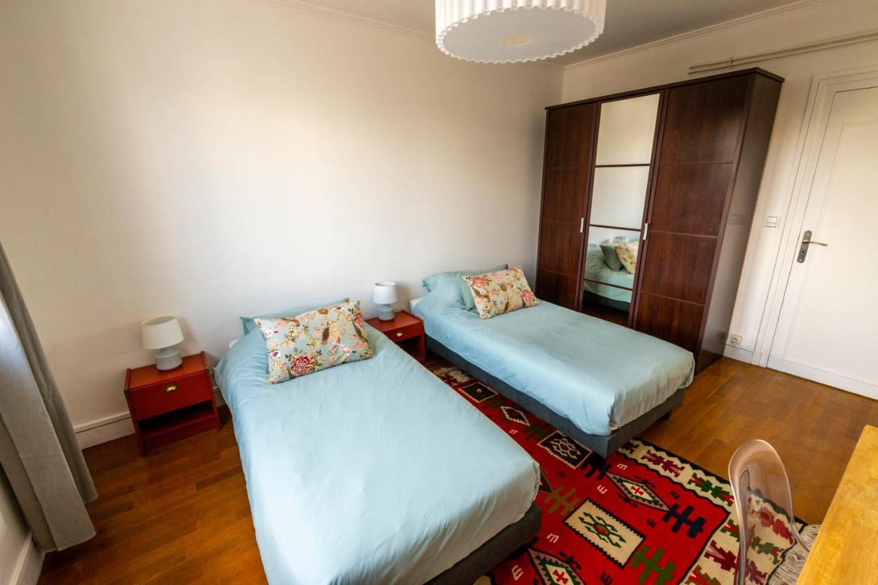 Appartement Rousseau - Centre Ville 5 Minutes Gare تور المظهر الخارجي الصورة